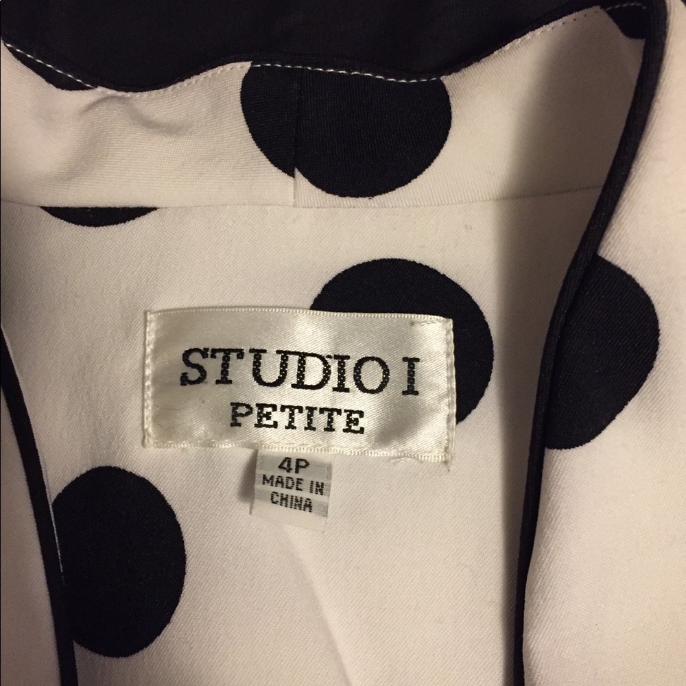 Studio I Shrug - Picture 3 of 4